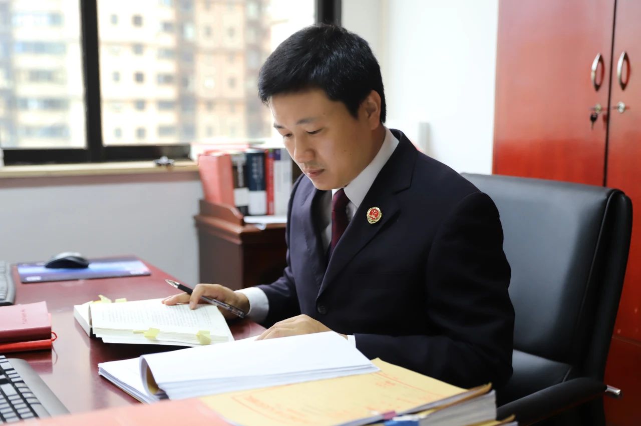 段志亮.jpg
