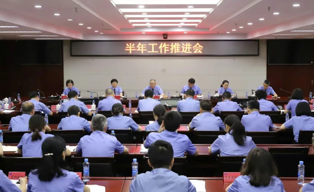 南昌市人民检察院召开2026年半年工作推进会