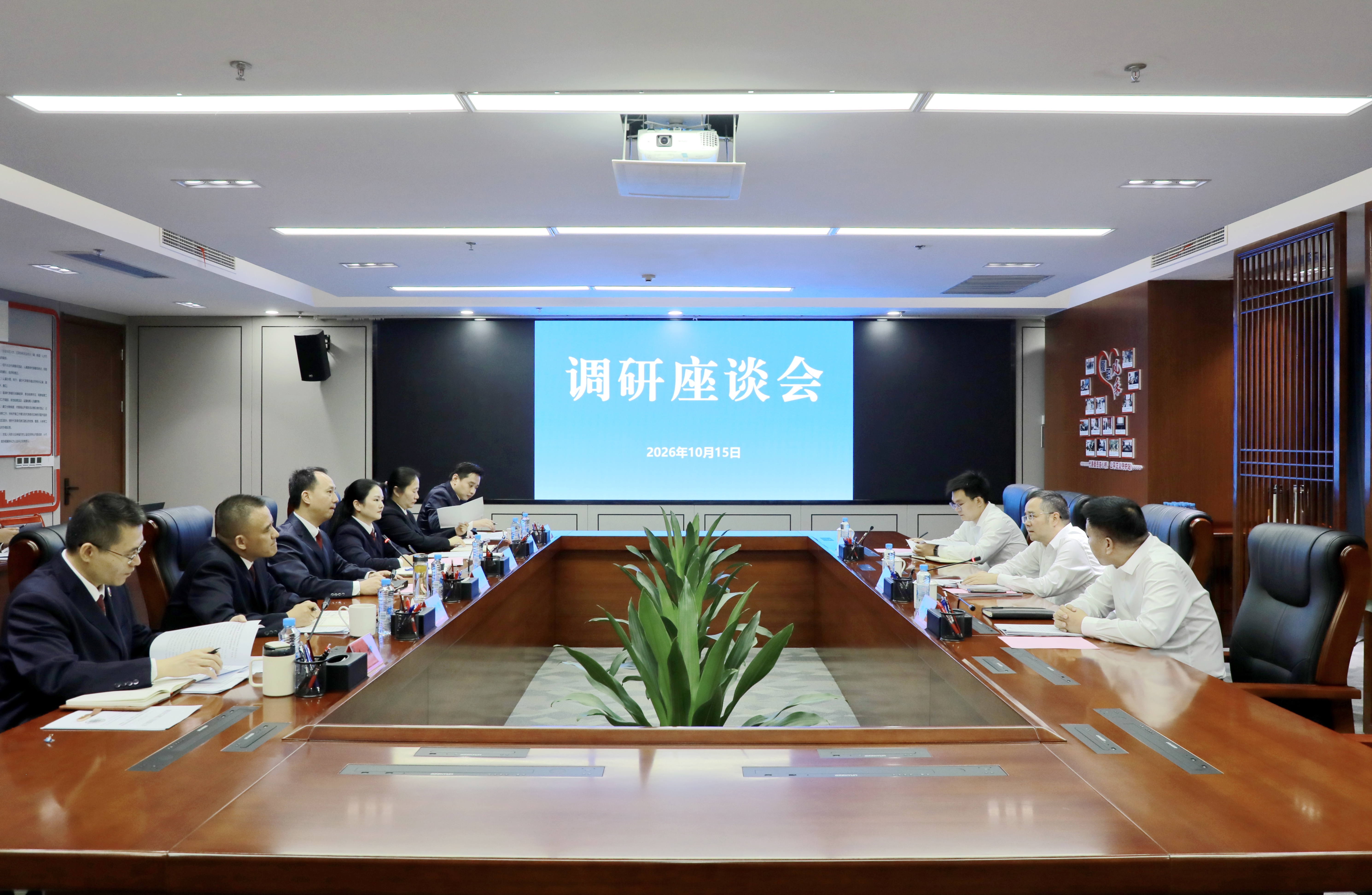 市检察院调研组到红谷滩区检察院调研